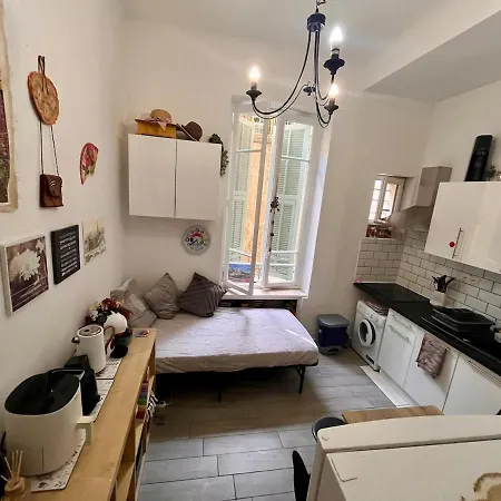 Sleeps 5 - Budget-friendly Flat - And Cozy Apartamento Niza