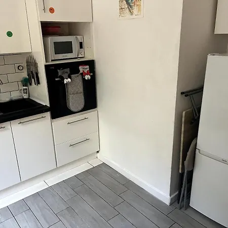 Sleeps 5 - Budget-friendly Flat - And Cozy Apartamento