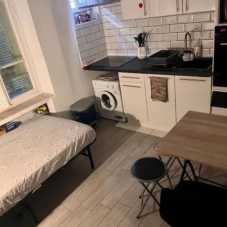 Apartamento Sleeps 5 - Budget-friendly Flat - And Cozy