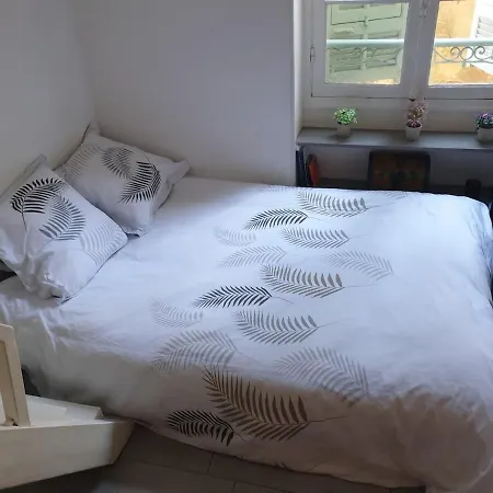 Sleeps 5 - Budget-friendly Flat - And Cozy Apartamento Niza