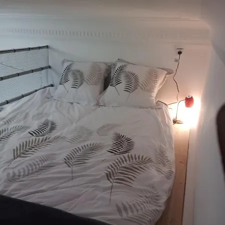 Sleeps 5 - Budget-friendly Flat - And Cozy *