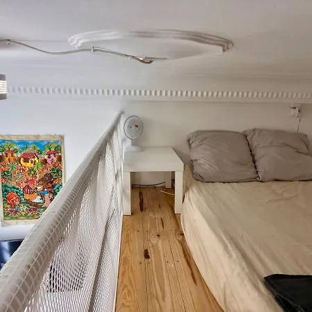 Apartamento Sleeps 5 - Budget-friendly Flat - And Cozy *