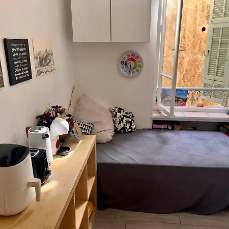 Apartamento Sleeps 5 - Budget-friendly Flat - And Cozy *
